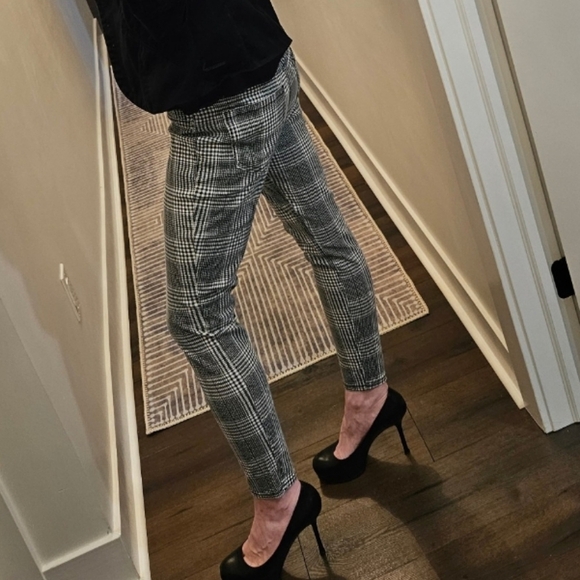 Refuge Plaid Skinny Pants - Size 8 - Picture 3 of 12